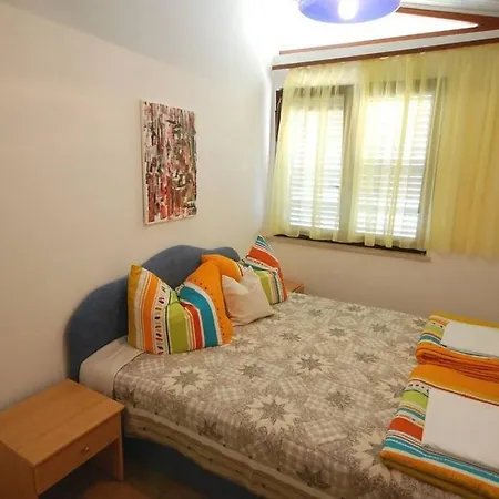 Apartman With A Parking Space Njivice, Krk - 21726 *