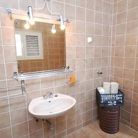Apartman With A Parking Space Njivice, Krk - 21726